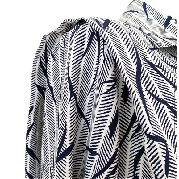 Vintage 80’s Schrader Sport Custom Casual White and Navy Button Down Blouse - Picture 5 of 8